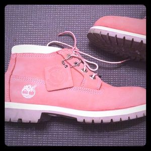 Timberland pink waterproof hiking boots 🥾